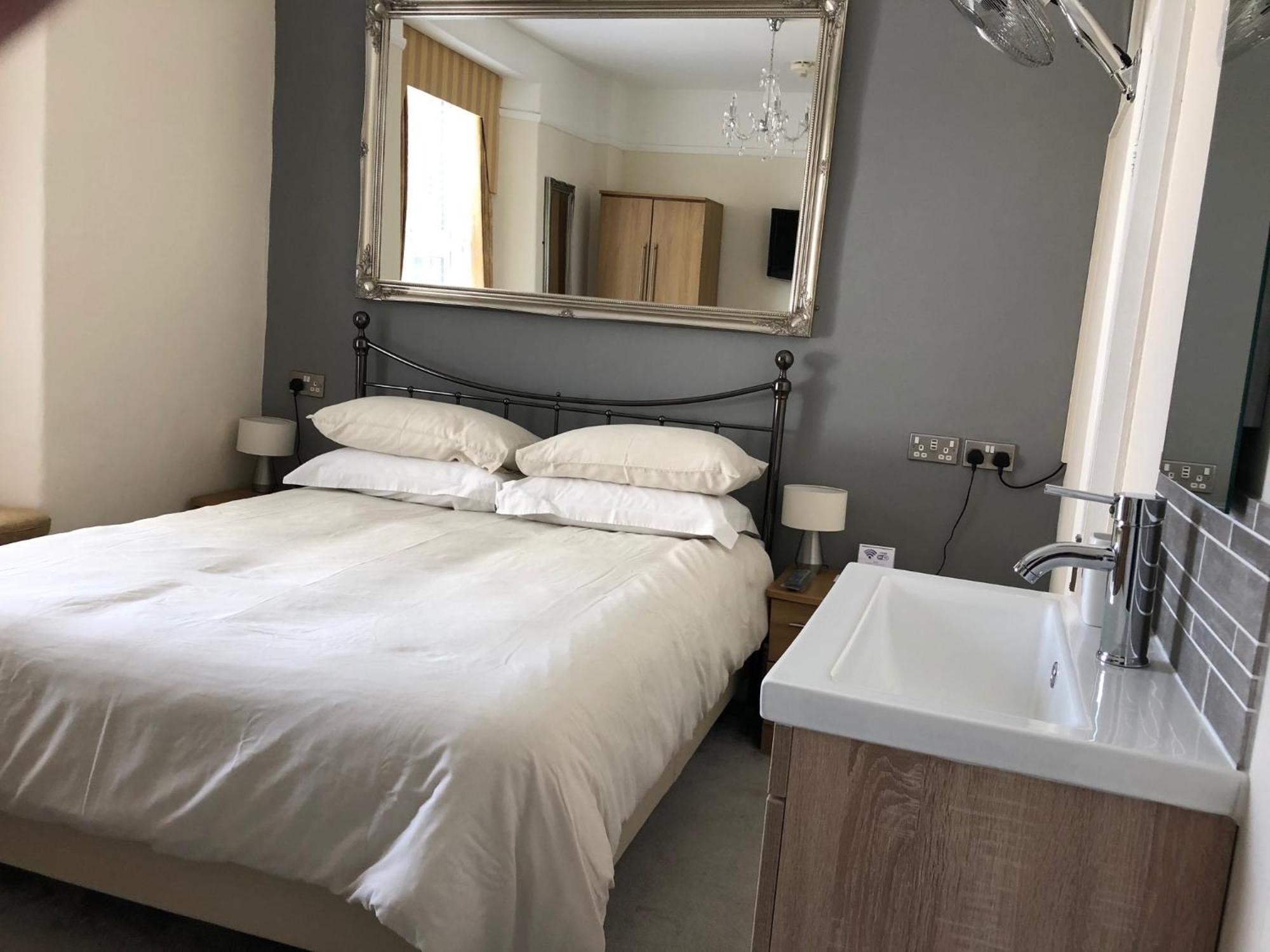 St Bernards Hotel New Quay Стая снимка